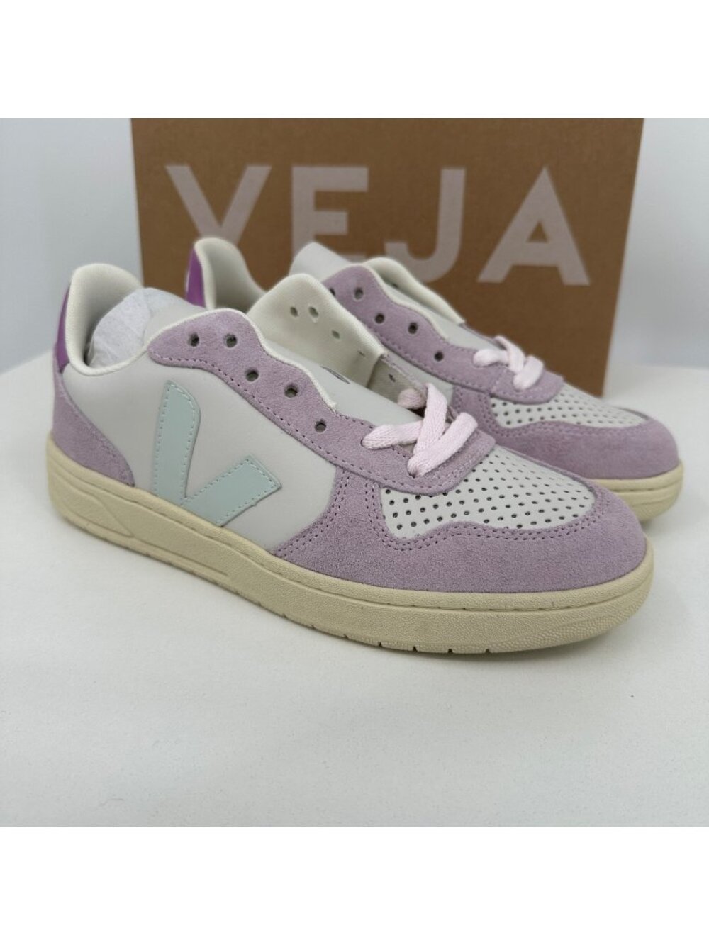Veja V-10 Leather Sneakers size 5 Women's 36 EU Gravel/Menthol/Parme Trainers